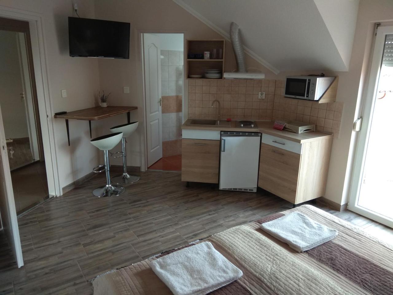 Alom Apartman Hajduszoboszlo Exterior photo
